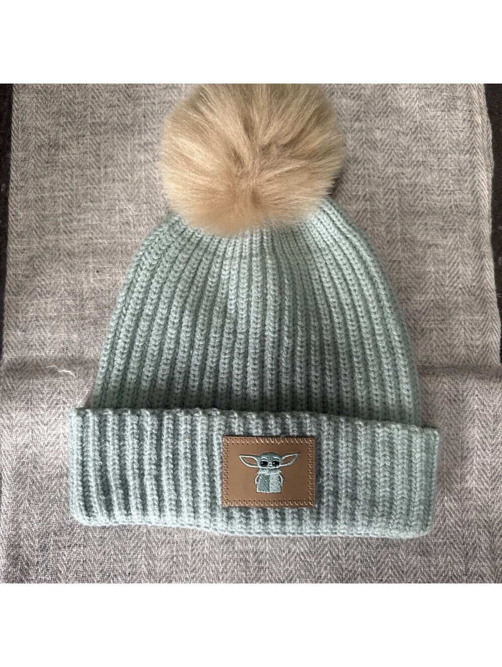 NEW Love Your Melon Star Wars Mandalorian Yoda Adult Pom Beanie Hat Mint Grogu